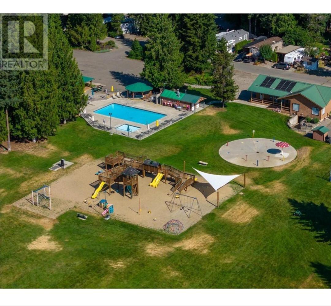 Caravans West Rv Resort Scotch Creek Exterior photo